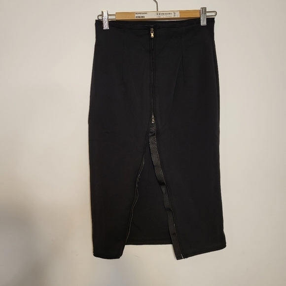 ZARA Back Zip Up Black Pencil Skirt Size Small - Picture 4 of 8
